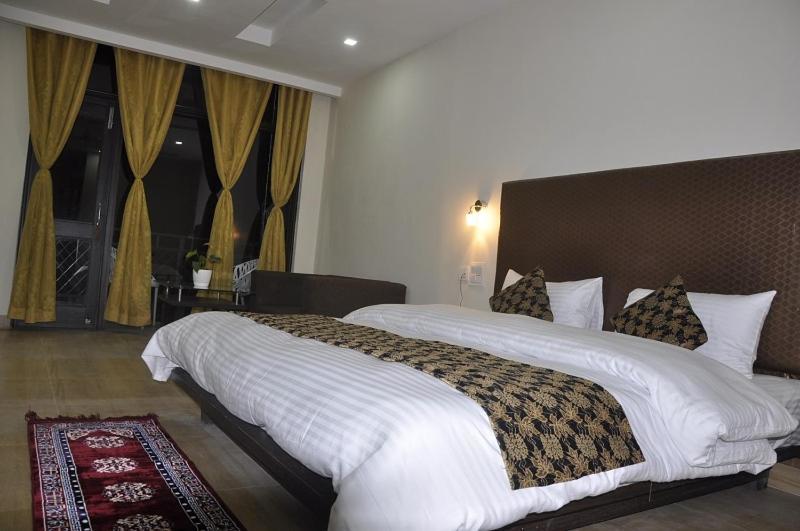Oyo 28425 Dal Lake Resort Dharamsala Zewnętrze zdjęcie